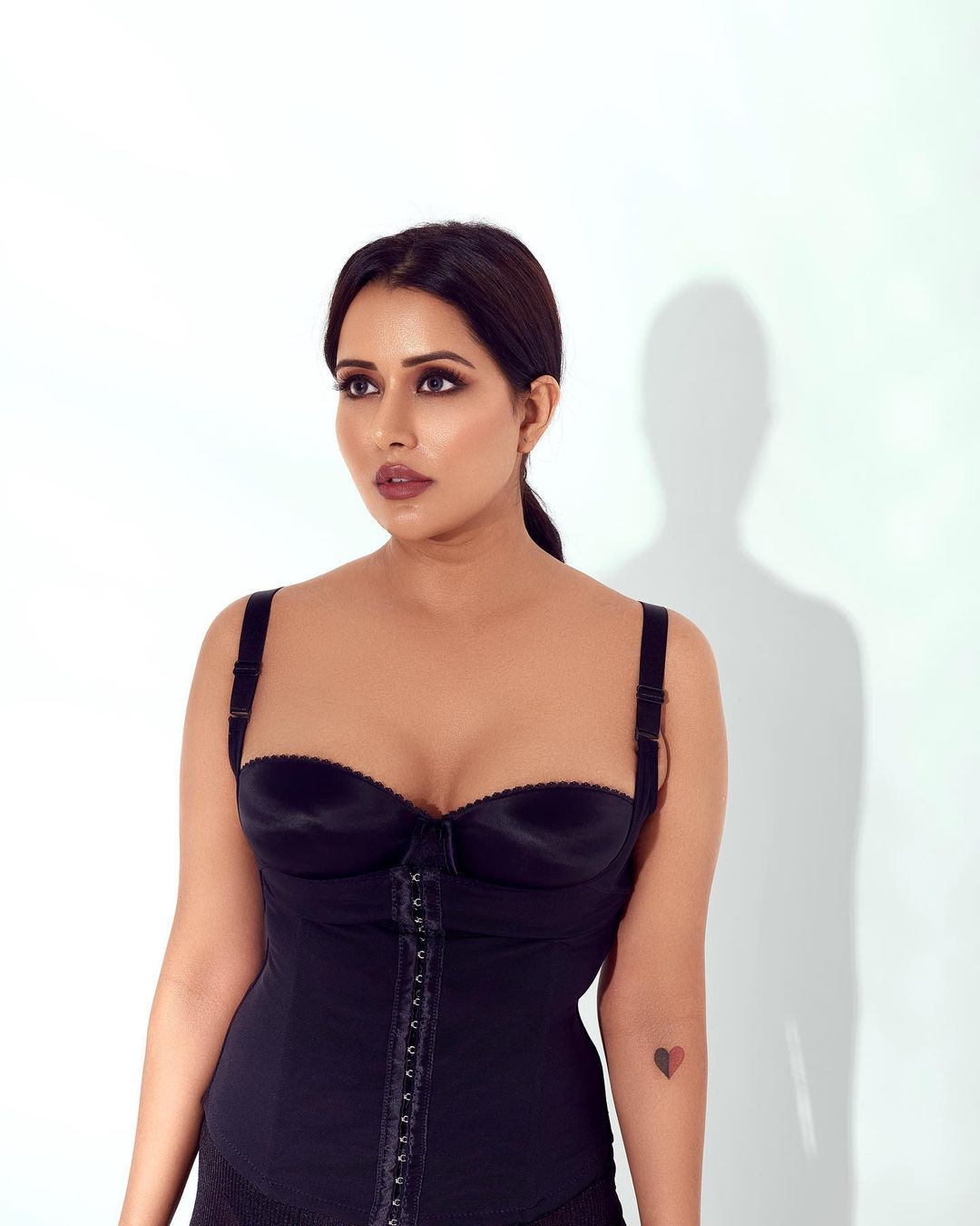 Raiza Wilson Stunning New Photos and Latest Fashion Looks