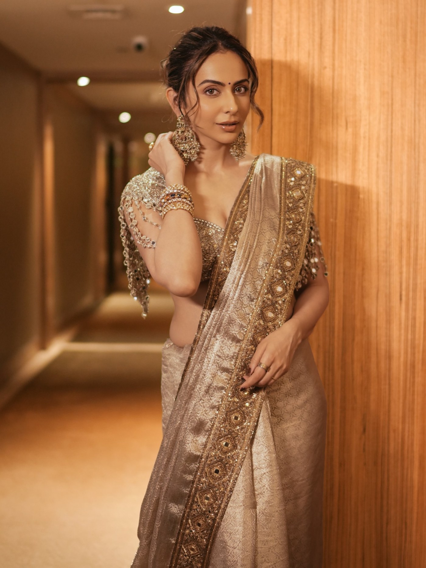 Champagne-Gold Sari: Rakul Preet Singh's Festive Textile Study