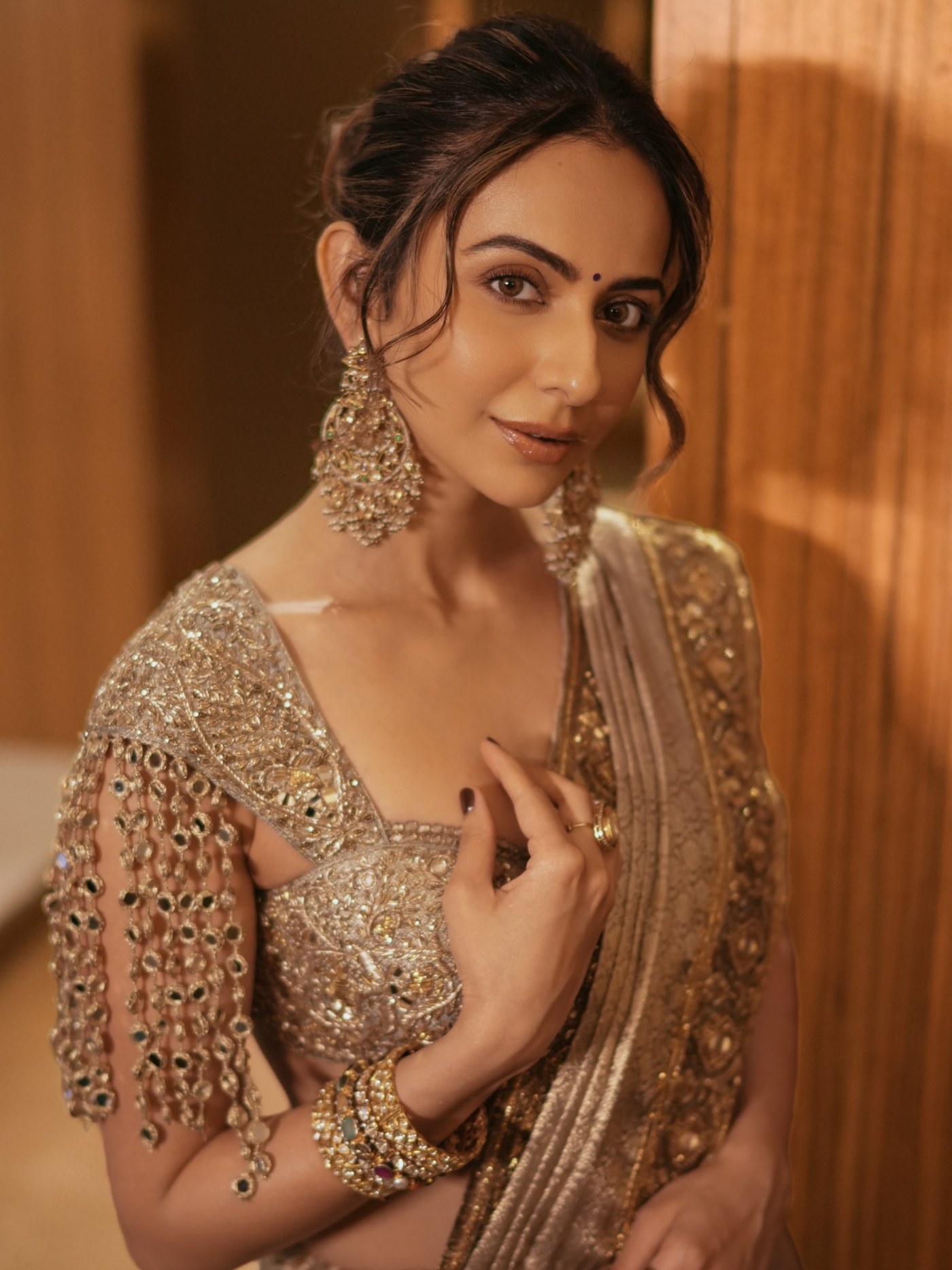 Champagne-Gold Sari: Rakul Preet Singh's Festive Textile Study