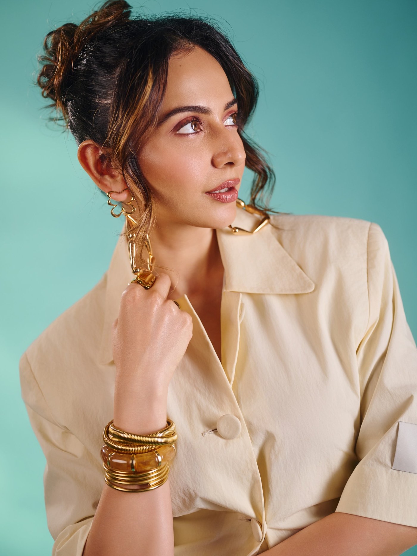 Rakul Preet Singh's Feminine Power Suit Sensation Unveiled!