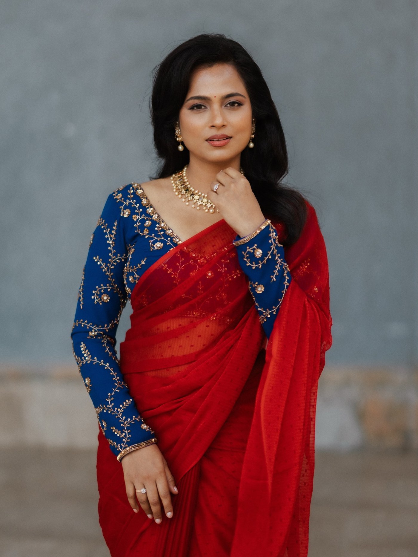 Ramya Pandian shines in a richly crafted traditional saree, showcasing timeless elegance and confidence.