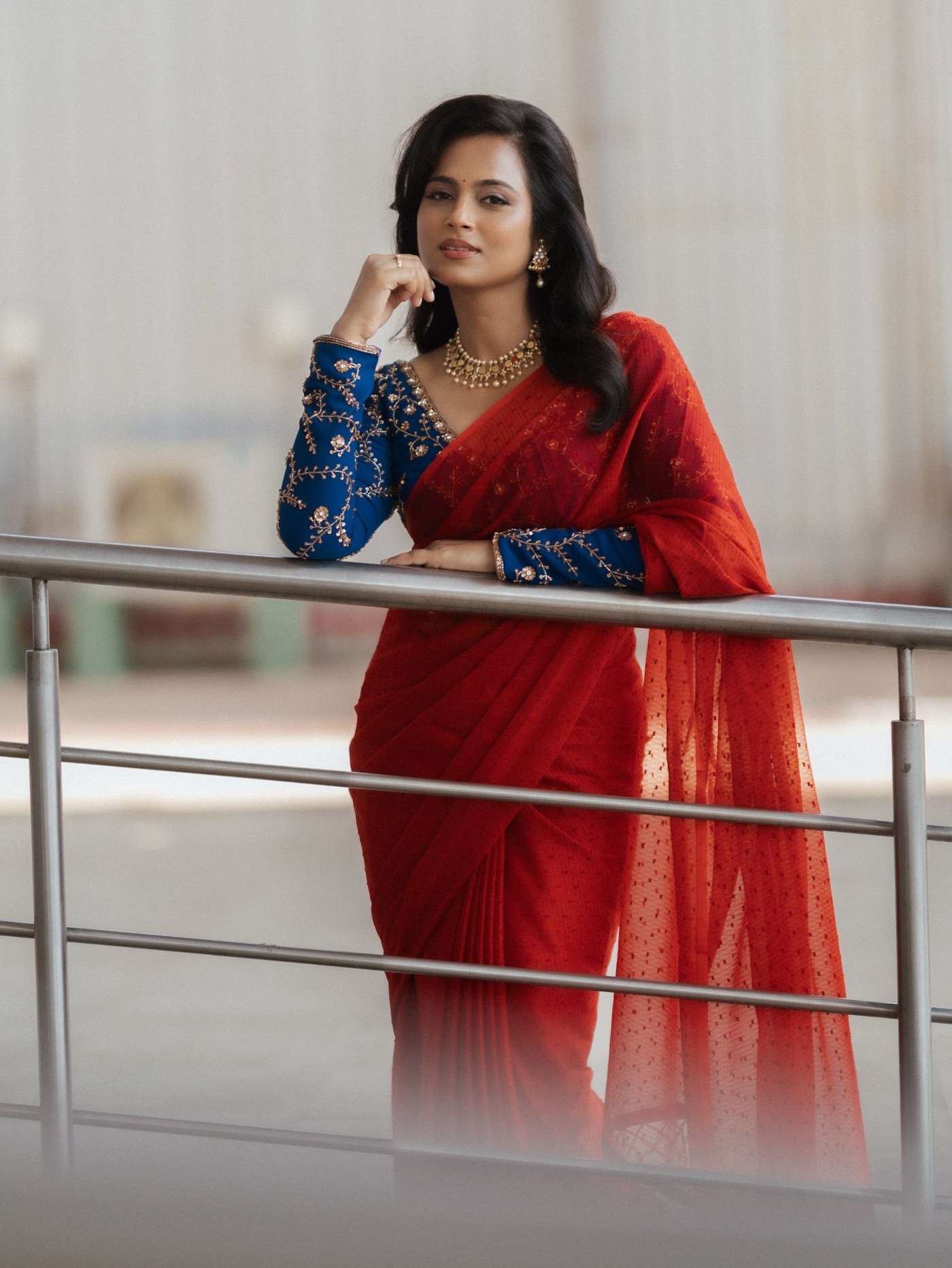 Ramya Pandian's Regal Saree Look: Tradition Meets Modern Flair!