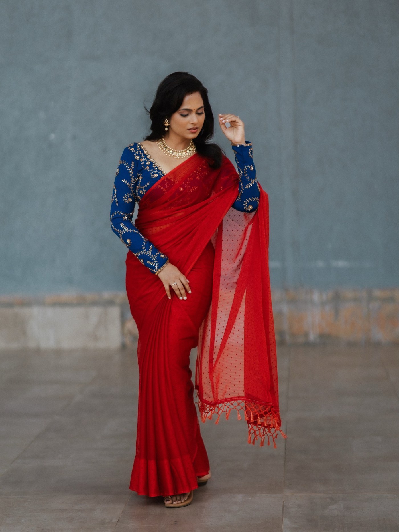 Ramya Pandian's Regal Saree Look: Tradition Meets Modern Flair!