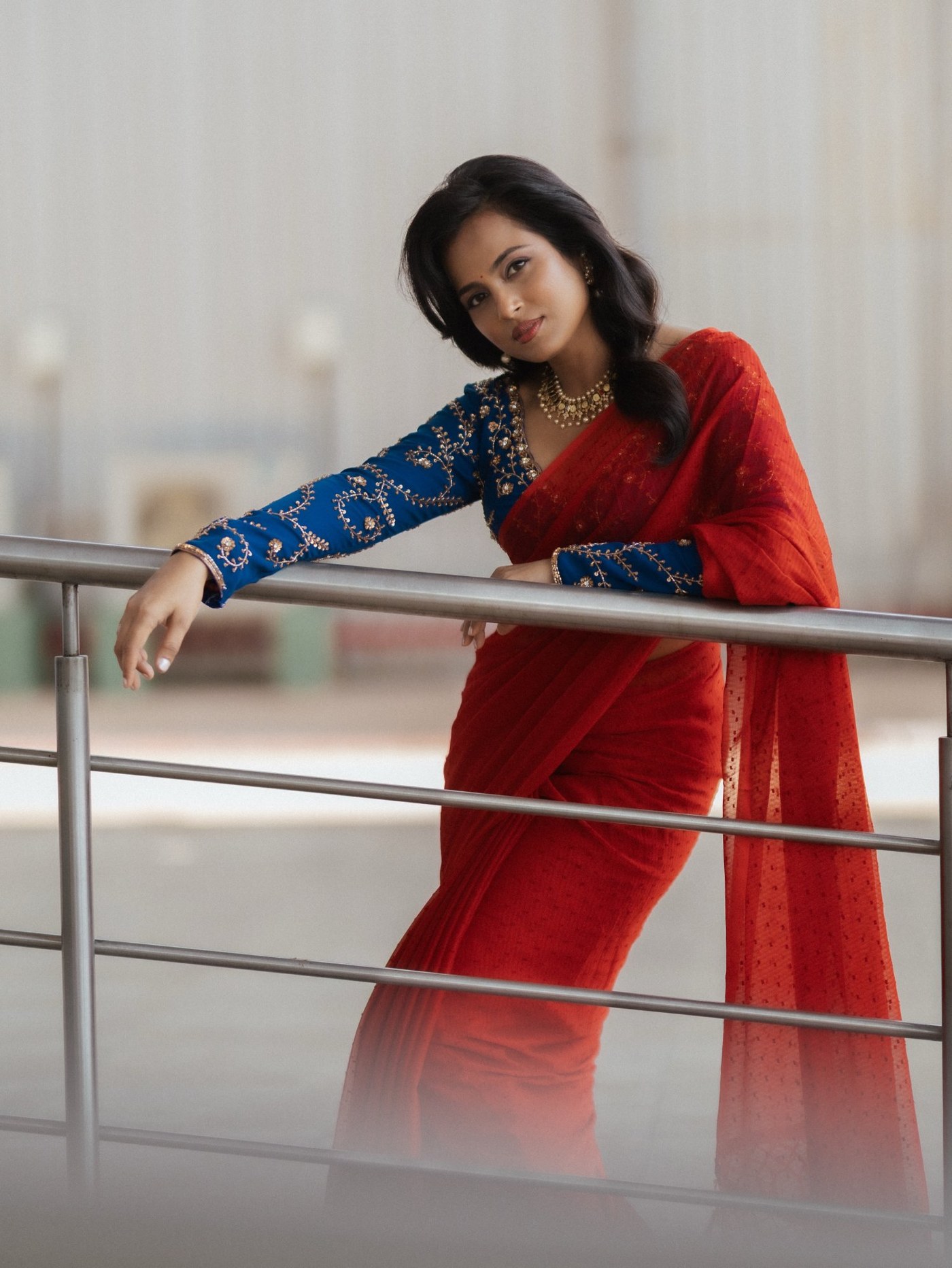 Ramya Pandian's Regal Saree Look: Tradition Meets Modern Flair!