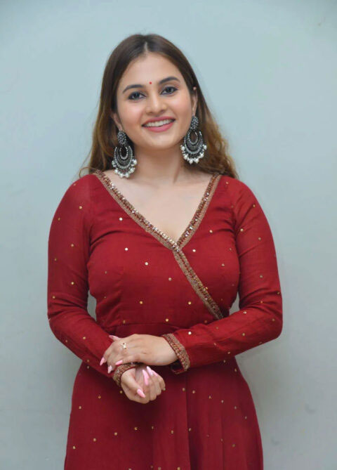 Ramya Pasupuleti Miles of Love Movie Photos Stunning Gallery