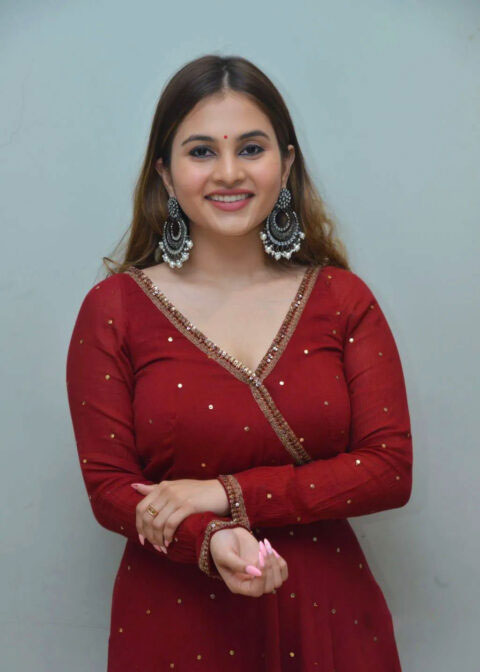 Ramya Pasupuleti Miles of Love Movie Photos Stunning Gallery