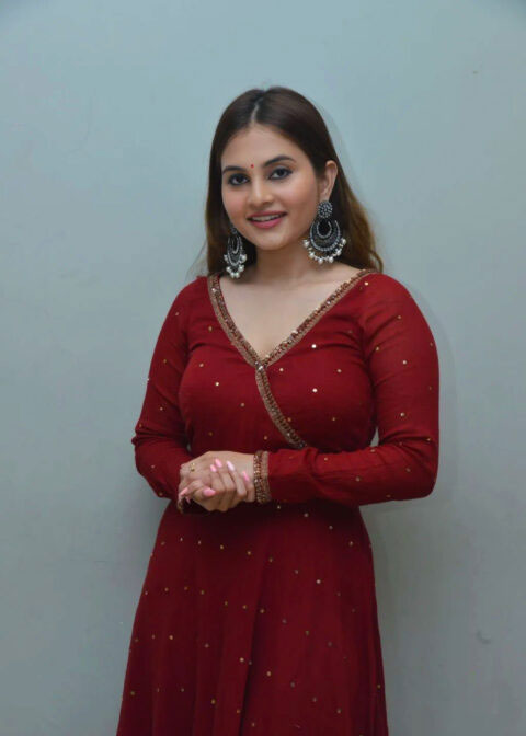 Ramya Pasupuleti Miles of Love Movie Photos Stunning Gallery