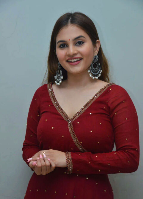 Ramya Pasupuleti Miles of Love Movie Photos Stunning Gallery