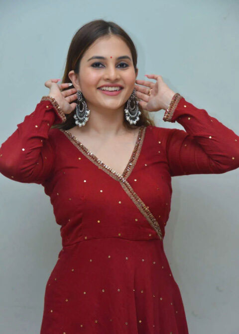 Ramya Pasupuleti Miles of Love Movie Photos Stunning Gallery