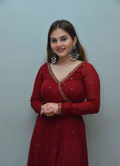 Ramya Pasupuleti Miles of Love Movie Photos Stunning Gallery