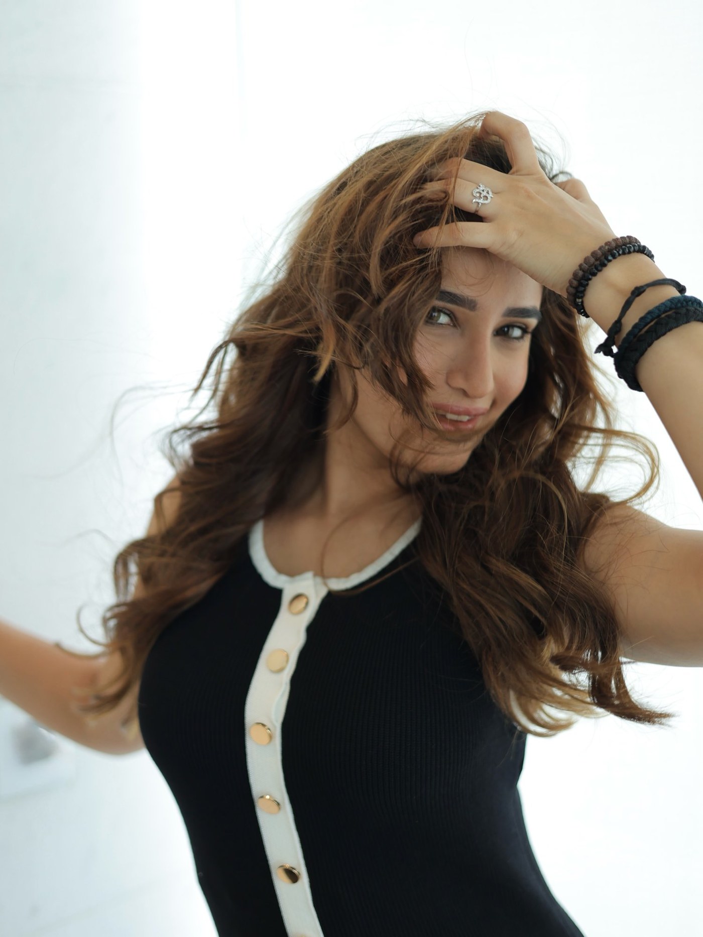 From Pastel Pastels to Chic Black: Rasha Thadani’s Effortless Style Versatility