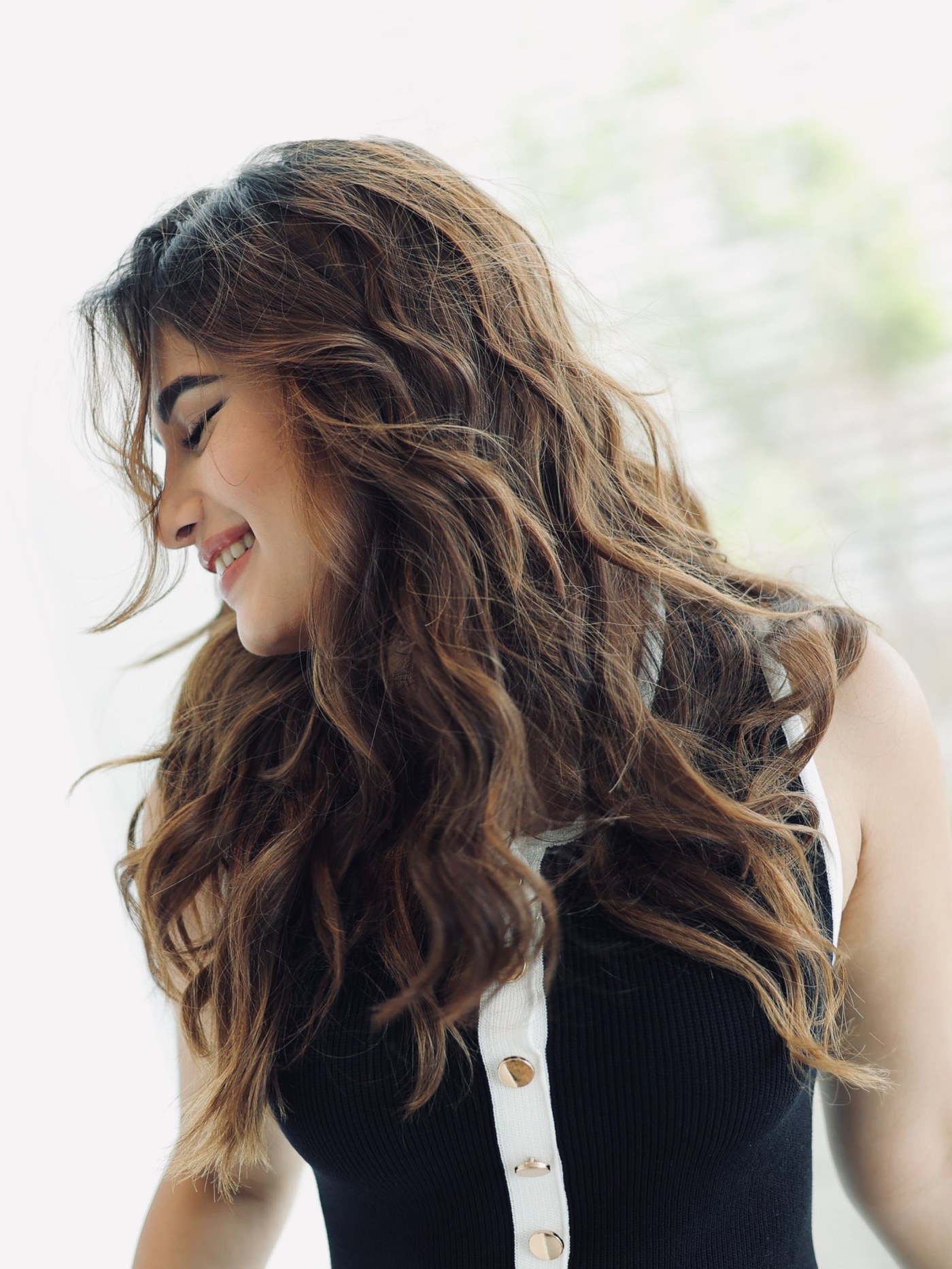 From Pastel Pastels to Chic Black: Rasha Thadani’s Effortless Style Versatility