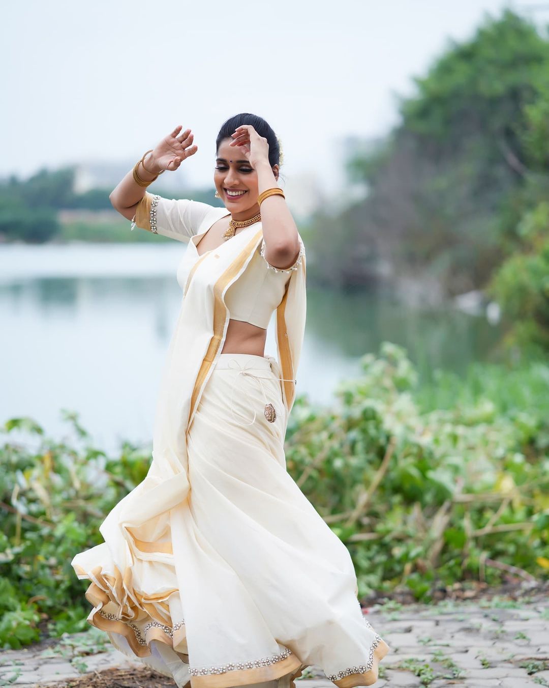 Rashmi Gautam's Stunning Outdoor Elegance