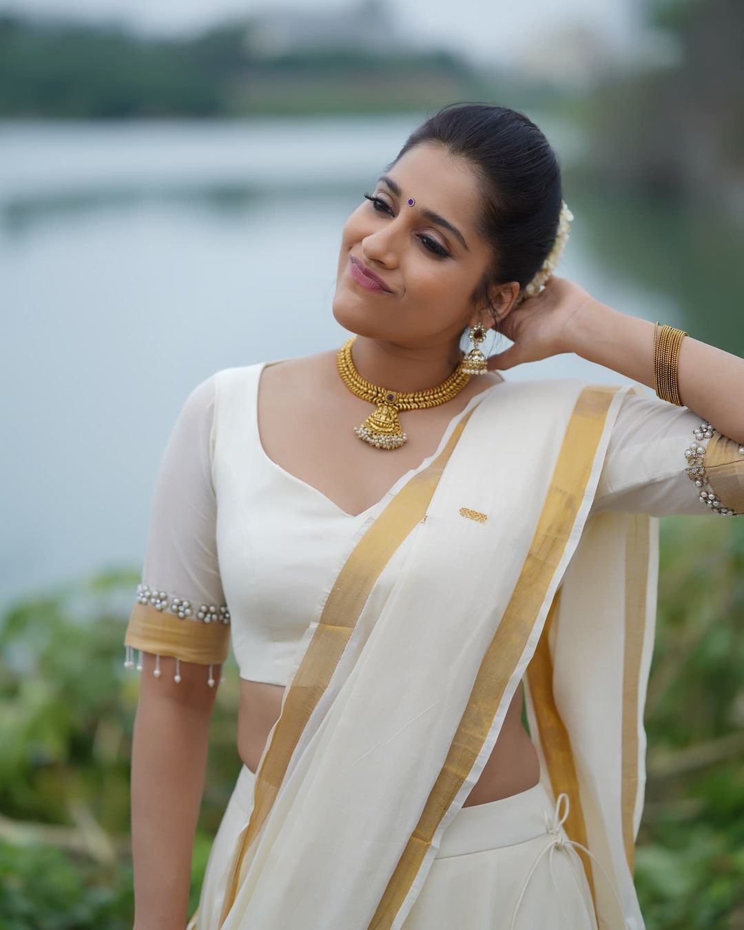 Rashmi Gautam's Stunning Outdoor Elegance