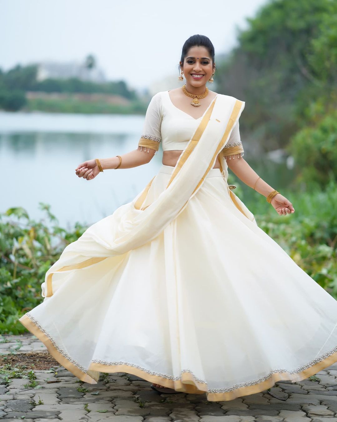 Rashmi Gautam's Stunning Outdoor Elegance