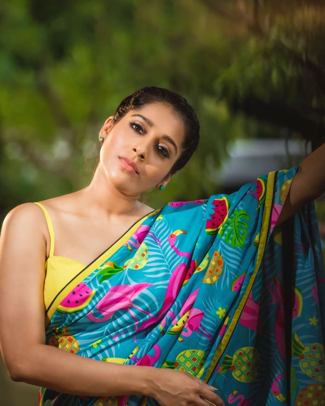 Rashmi Gautam Stunning Latest Saree Photos and Traditional Looks