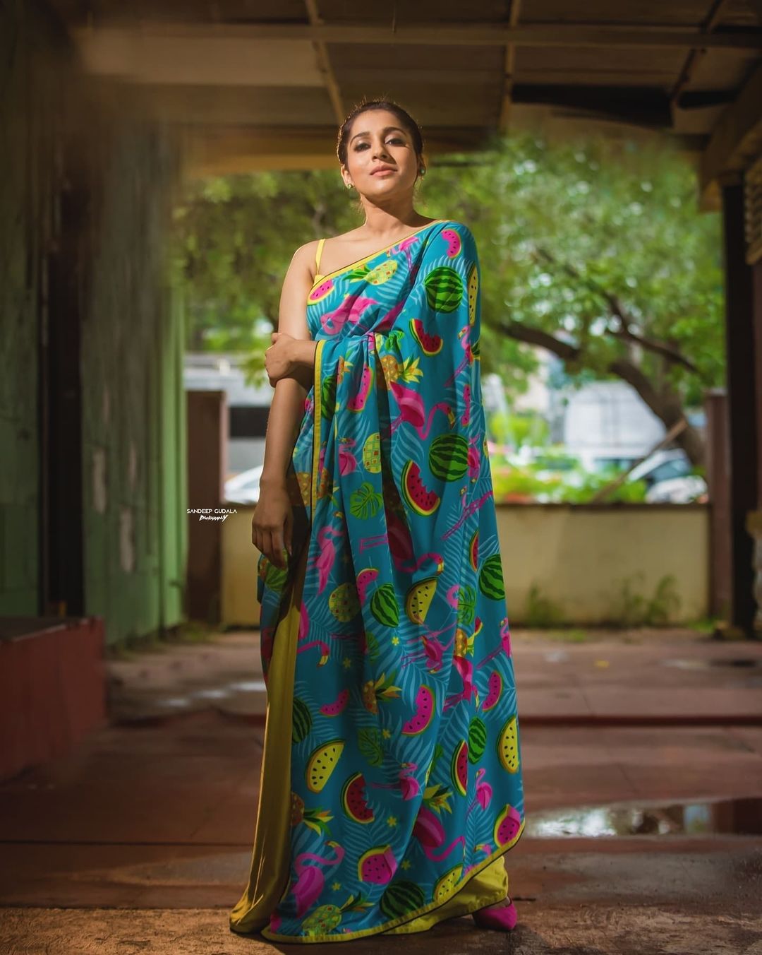 Rashmi Gautam Stunning Latest Saree Photos and Traditional Looks