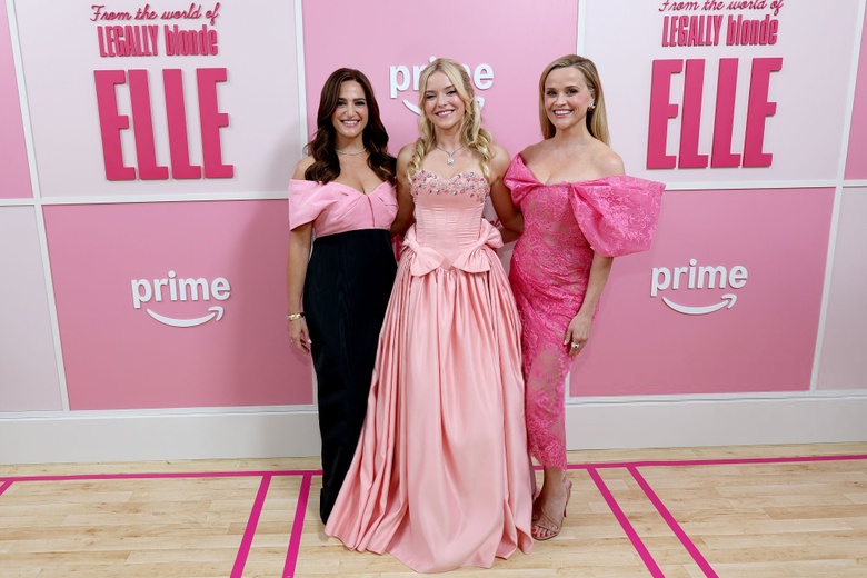 Reese Witherspoon Dazzles in New York at the 'Elle' World Premiere!