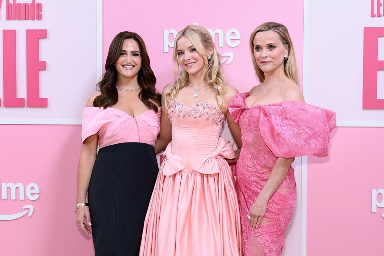 Reese Witherspoon Dazzles in New York at the 'Elle' World Premiere!