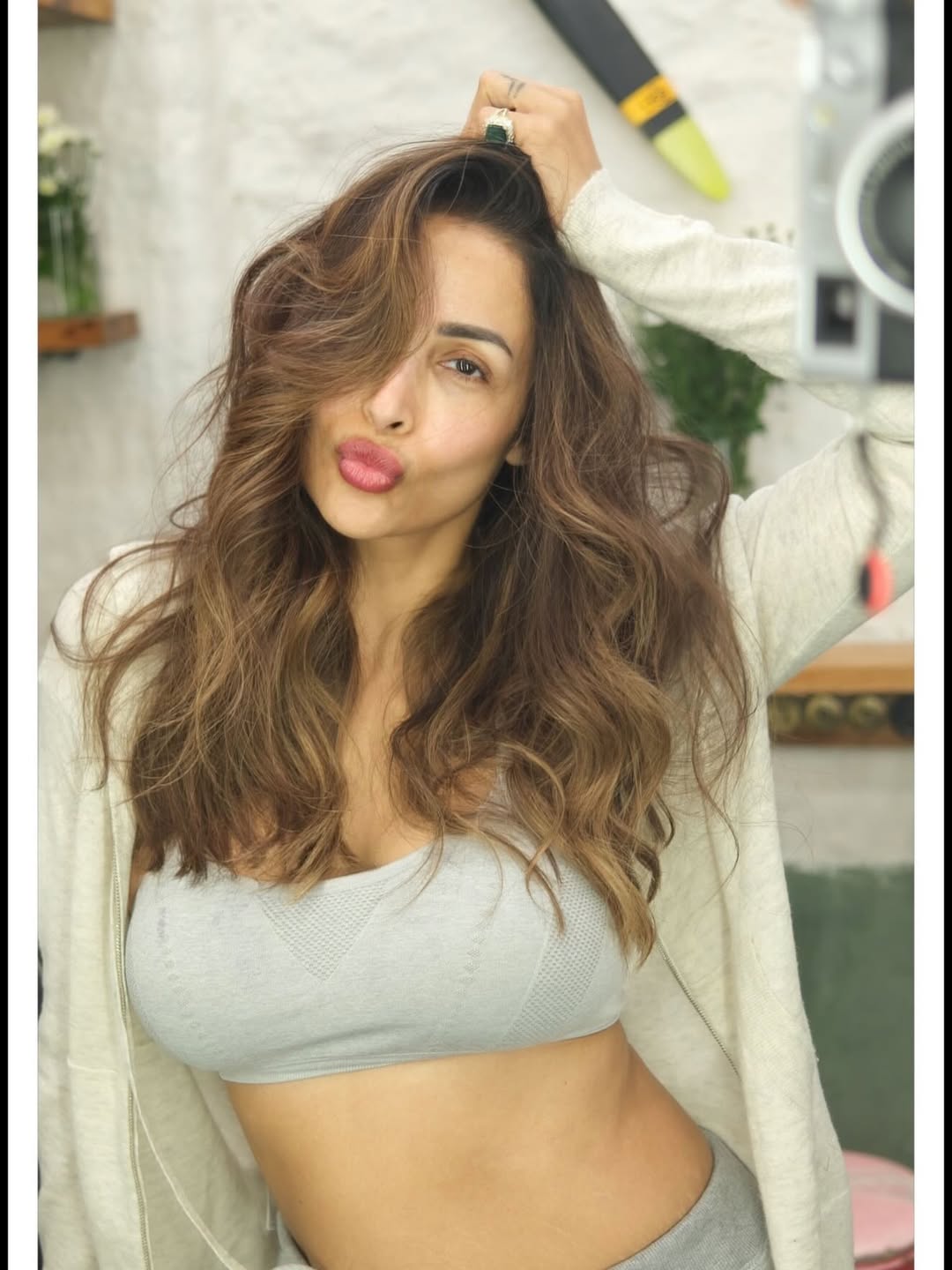 Malaika Arora's Effortless Glamour: Mastering the Art of Chic Comfort!