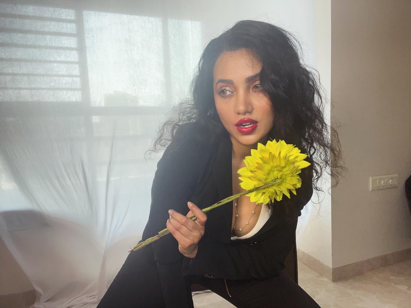 Ananya Raj's Stunning Versatility: From Beach Chic to Studio Glamour