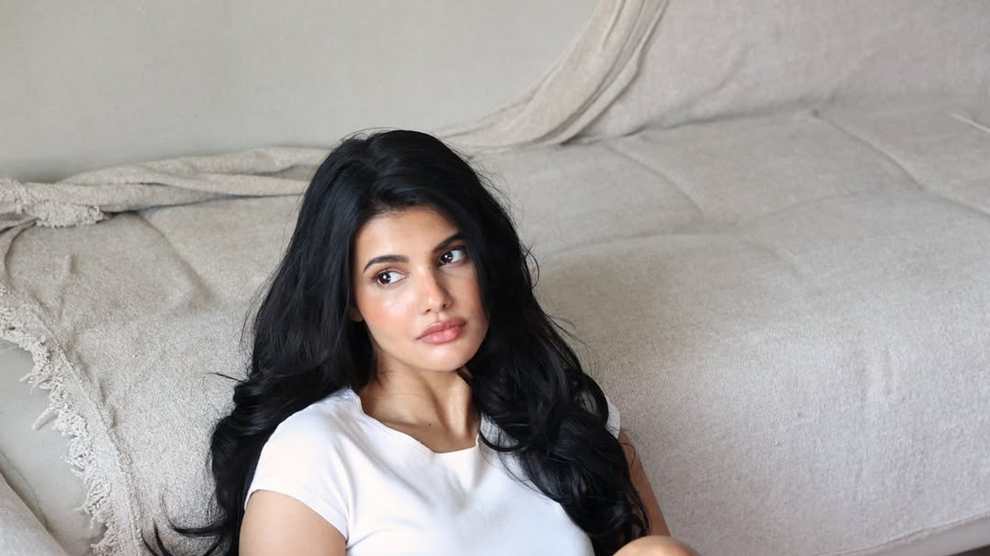 Richa Sinha's White Co-ord Effortless Glamour Style