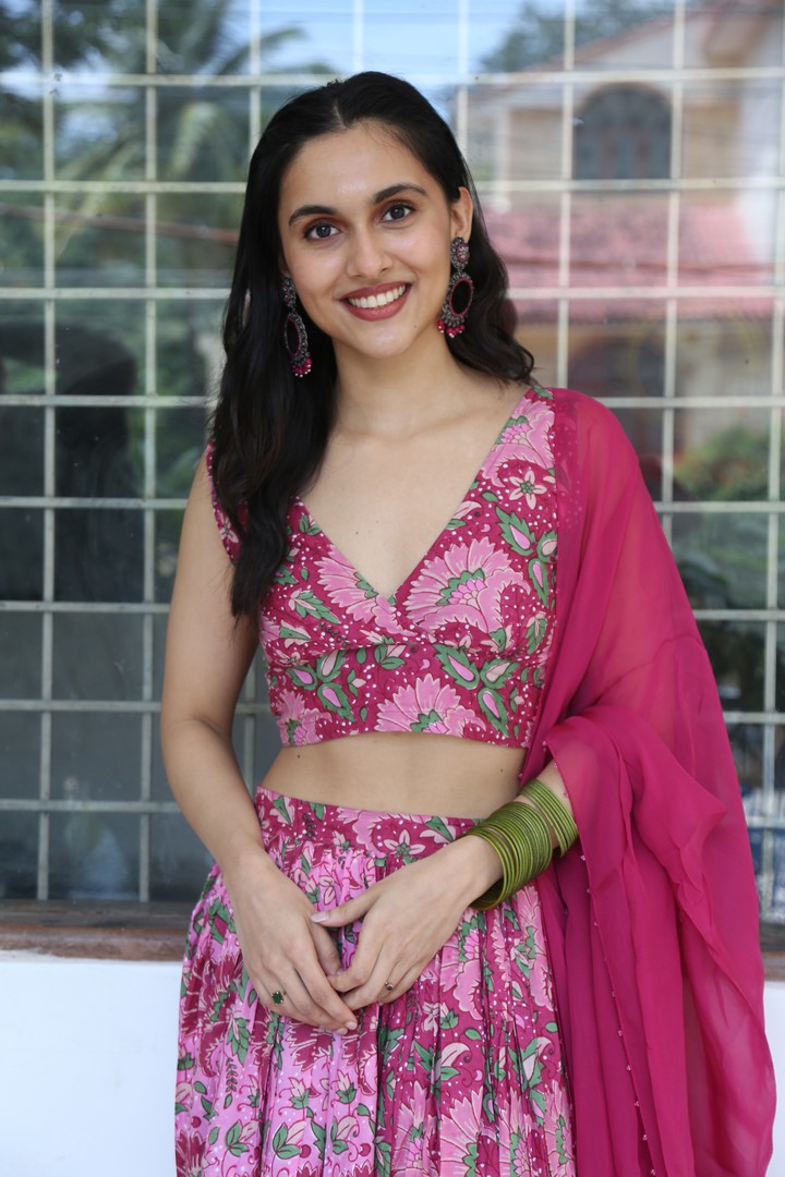 Riya Jithu Steals the Spotlight in Stunning Festive Looks