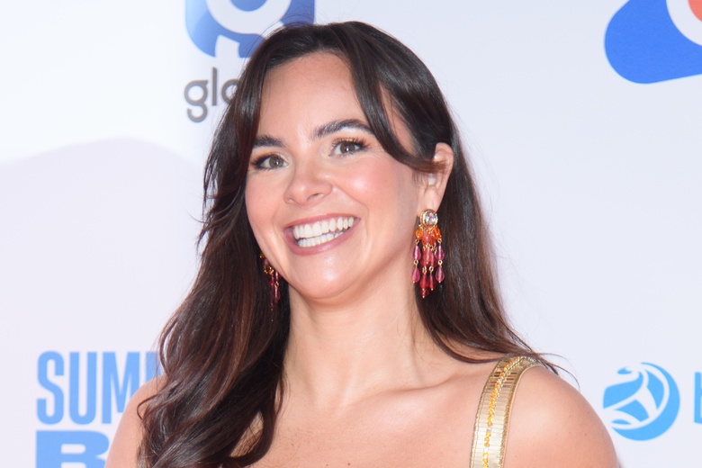 Robyn Richford Shines in Stunning Red Carpet Moment