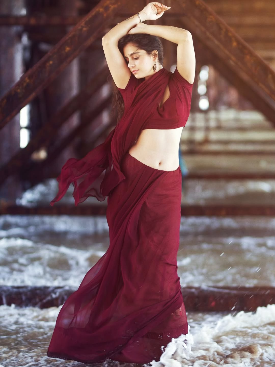 Rose Sardana Lights Up the Red Carpet in Stunning Ensemble
