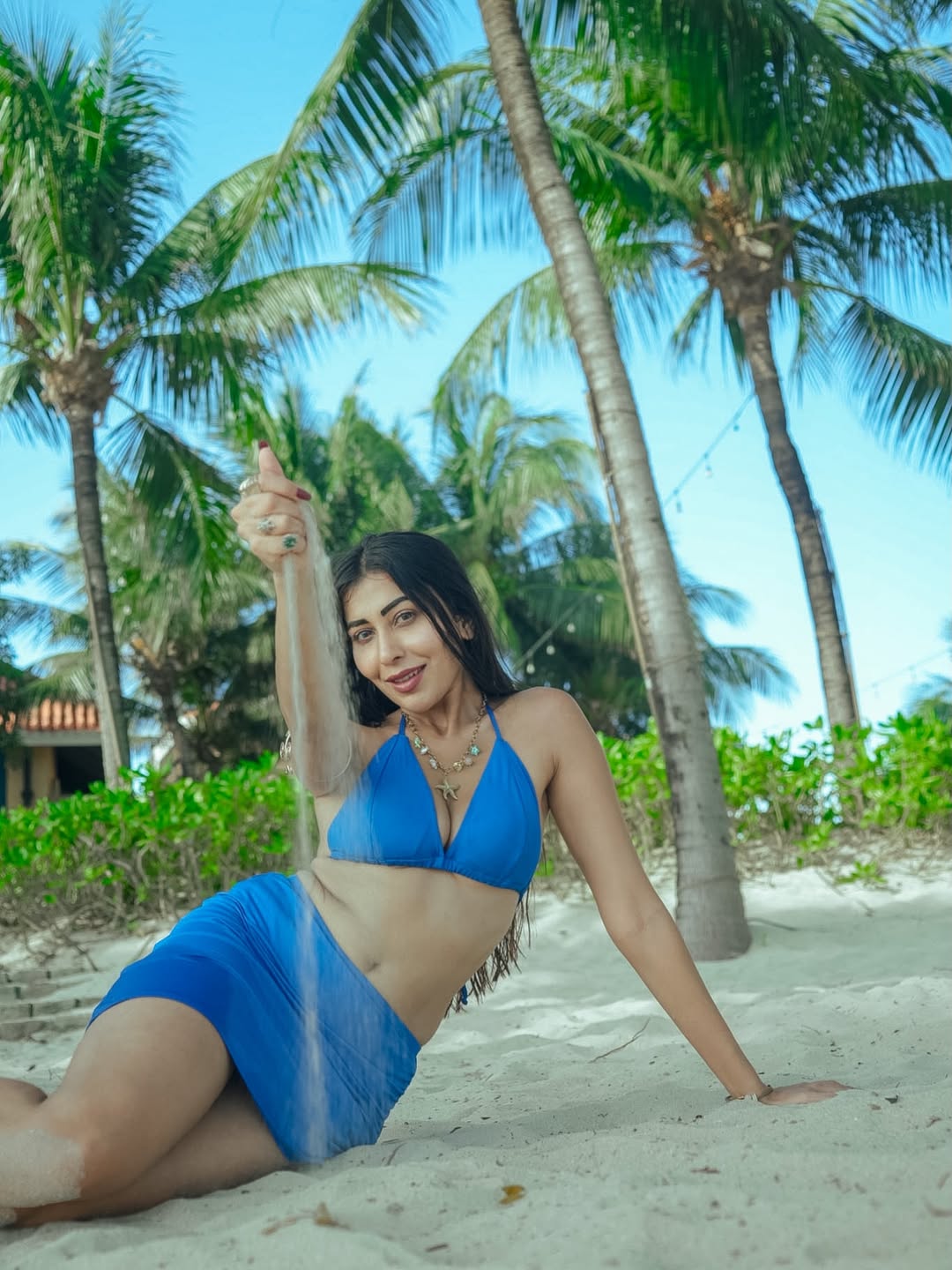 Ruma Sharma's Stunning Beach Glamour: A Coastal Vibe