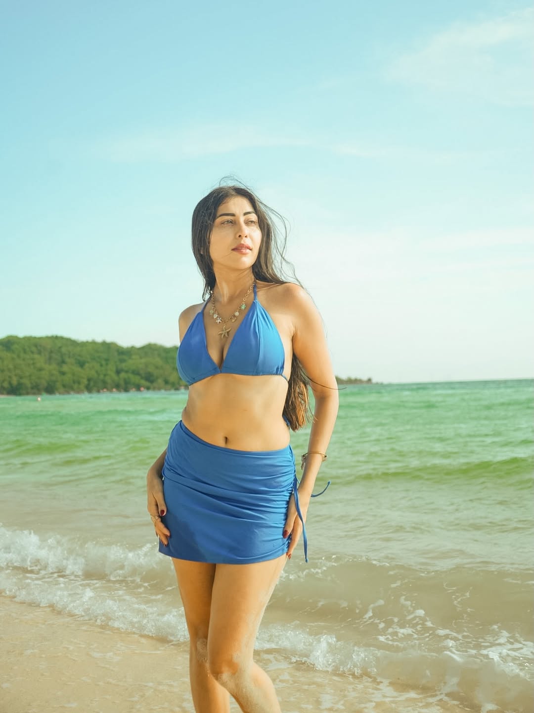 Ruma Sharma's Stunning Beach Glamour: A Coastal Vibe