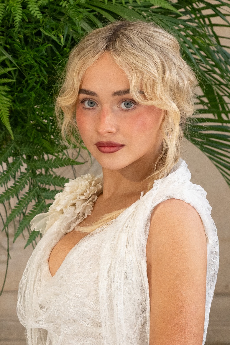 Serving Haute Couture Glamour: Sabrina Carpenter Shines at Paris Dior Show