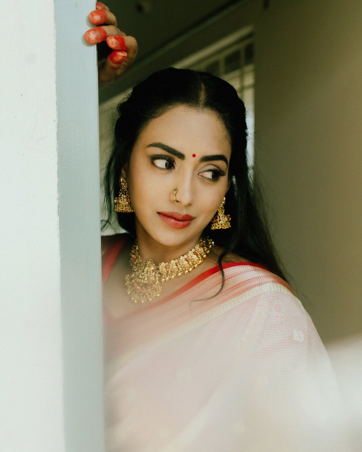 Sai Kamakshi Bhaskarla Owns Ethnic Grace in Regal Saree Ensemble