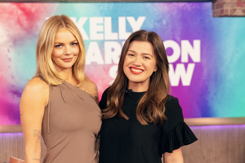 Samara Weaving's Effortless Charm at the Red Carpet Event