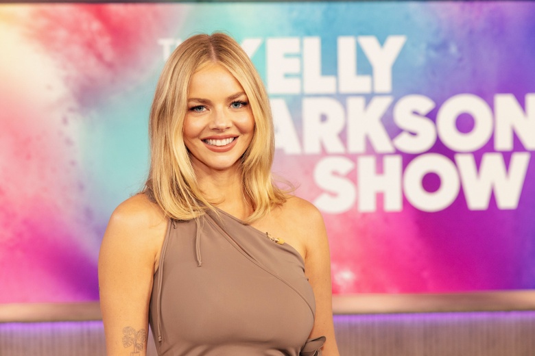 Samara Weaving's Effortless Charm at the Red Carpet Event