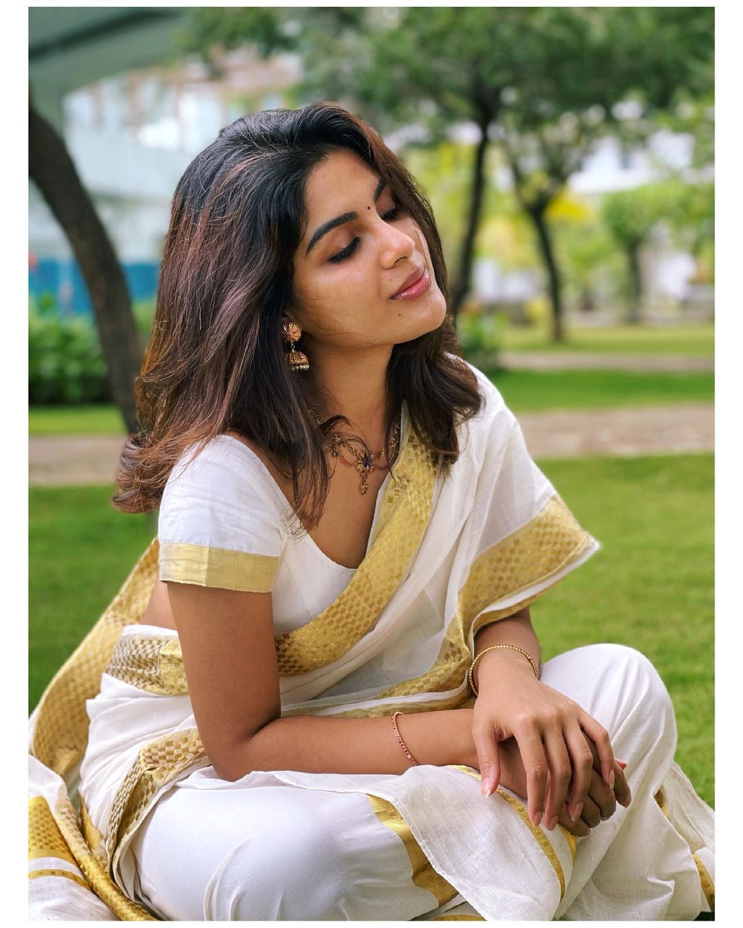 Samyuktha Menon's Golden Radiance: Outdoor Elegance