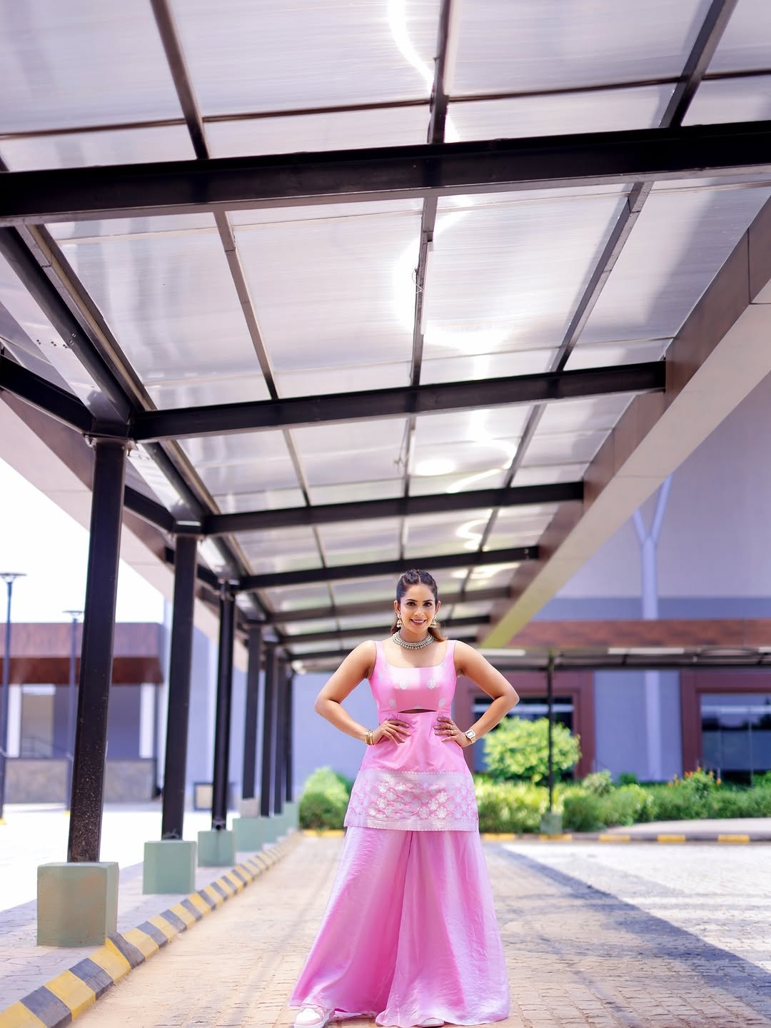 Samyuktha Shanmughanathan's Viral Pink Outfit Photos Trend