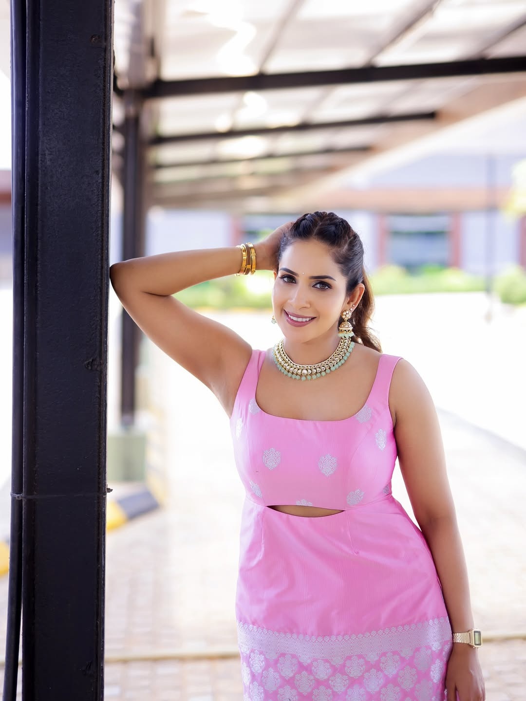 Samyuktha Shanmughanathan's Viral Pink Outfit Photos Trend