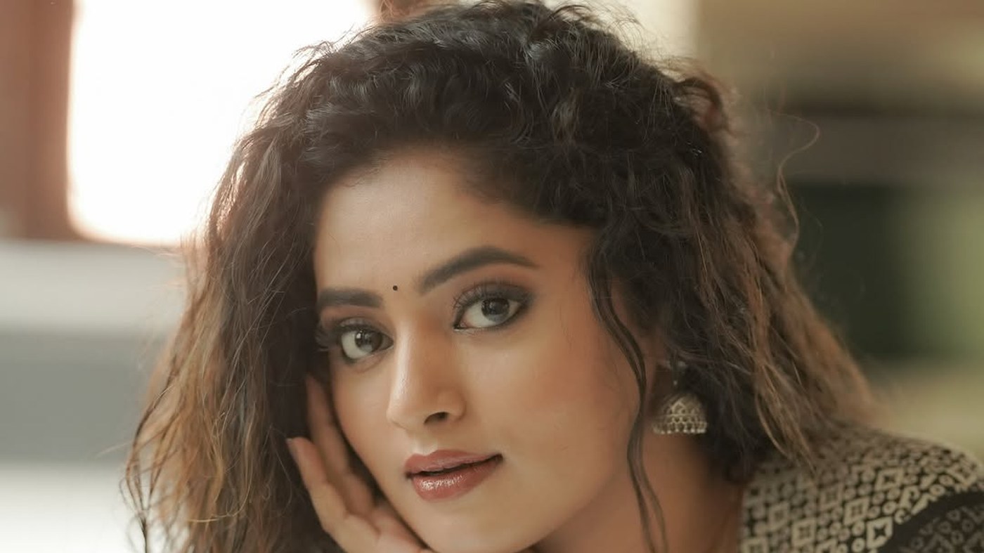Sangeetha Kalyankumar Saree Glamour Stunning Traditional Photos