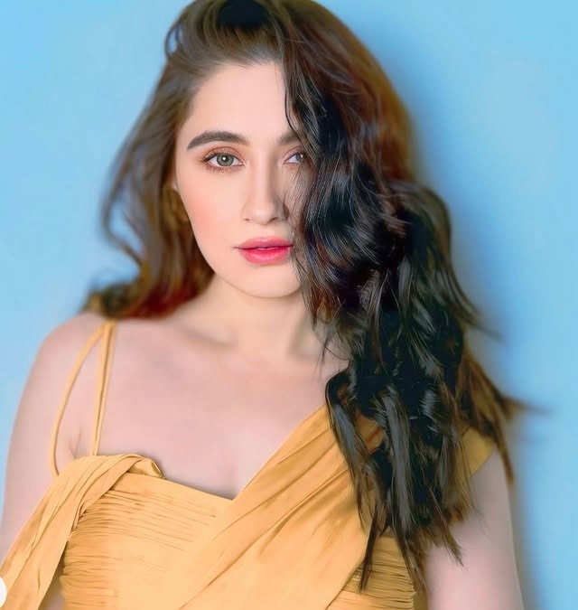 Sanjeeda Shaikh's Chic Look Steals Spotlight!