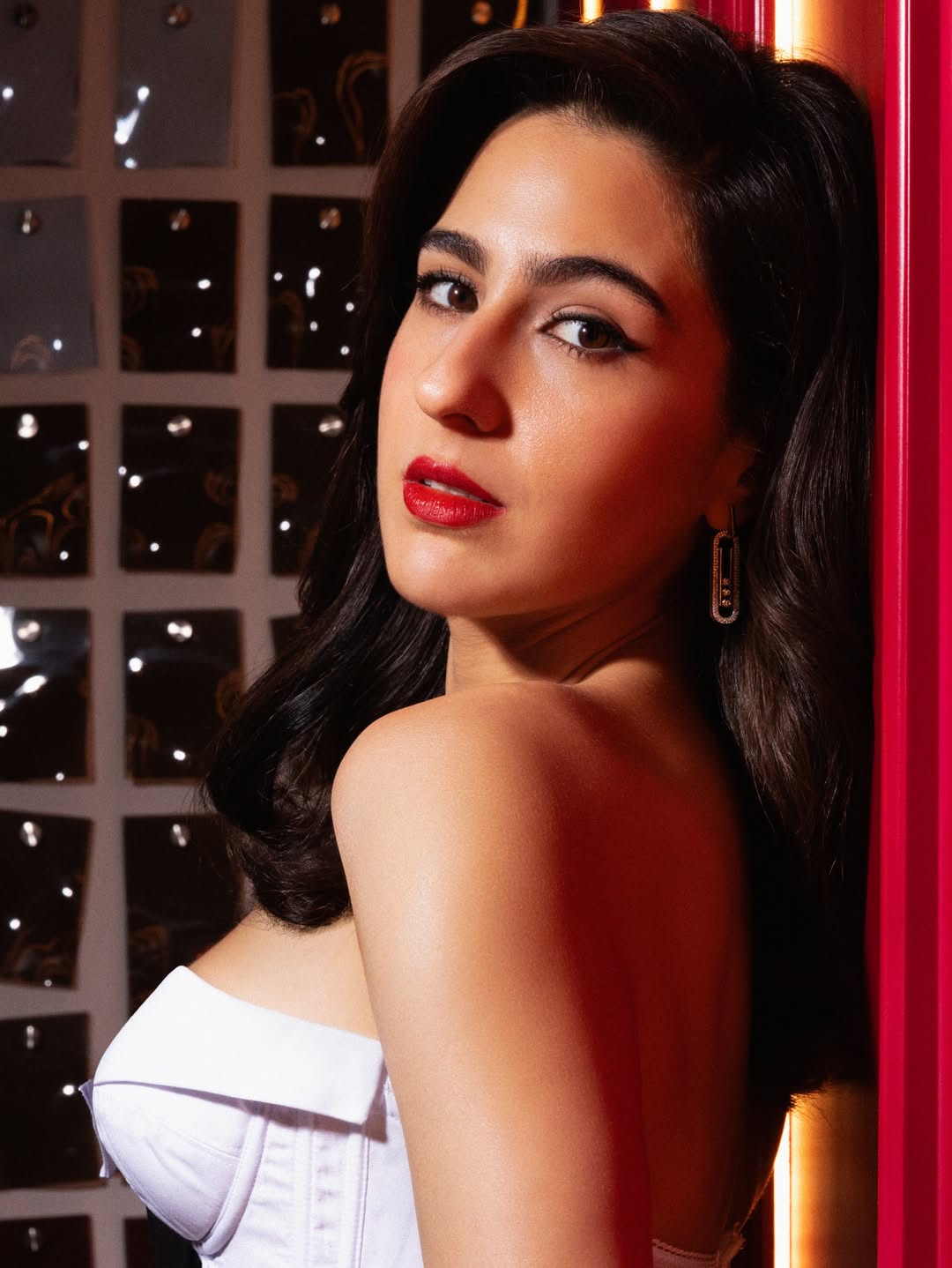 Sara Ali Khan's Monochrome Magic Corset Style Breaking Fashion Trends