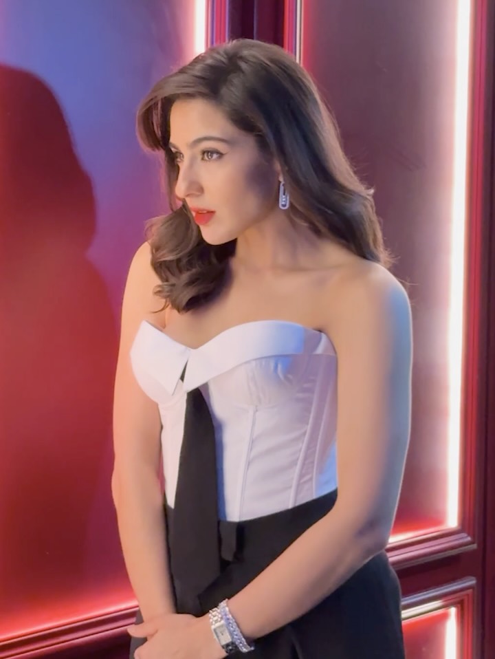 Sara Ali Khan's Monochrome Magic Corset Style Breaking Fashion Trends