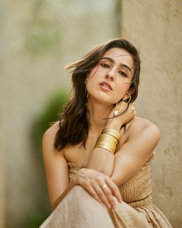 Sara Ali Khan's Chic Style Takes Over the Red Carpet!