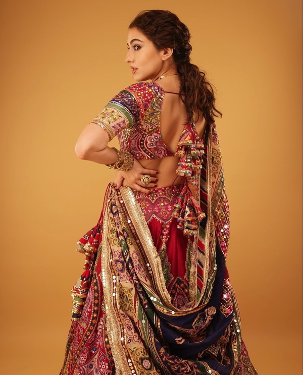 Sara Ali Khan Glows Up in Stunning Festive Looks!