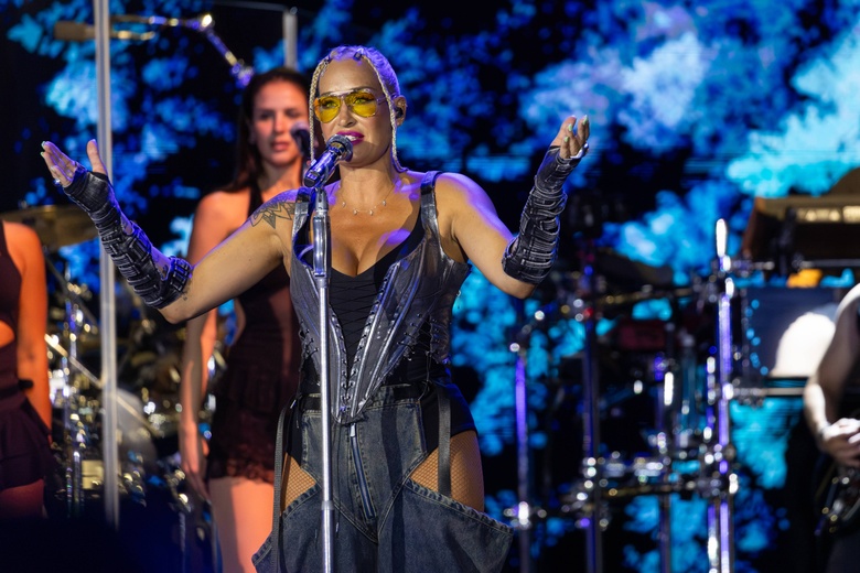 Sarah Connor’s Stellar Style and Spotlight Moment at the Moon and Stars Festival