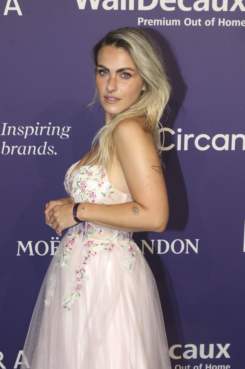 Sarah Mangione Steals the Spotlight at German Perfume Awards!
