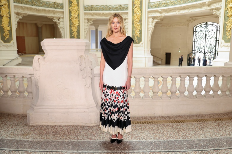 Sarah Pidgeon Owns the Red Carpet at Chanel Haute Couture Show