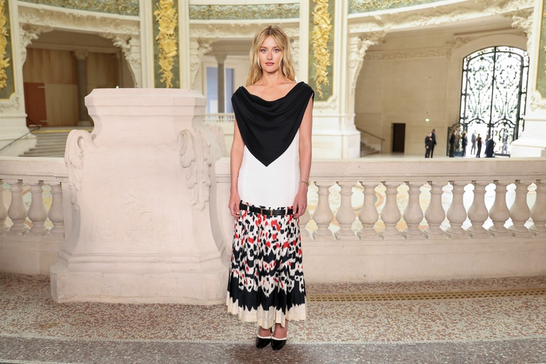 Sarah Pidgeon Owns the Red Carpet at Chanel Haute Couture Show