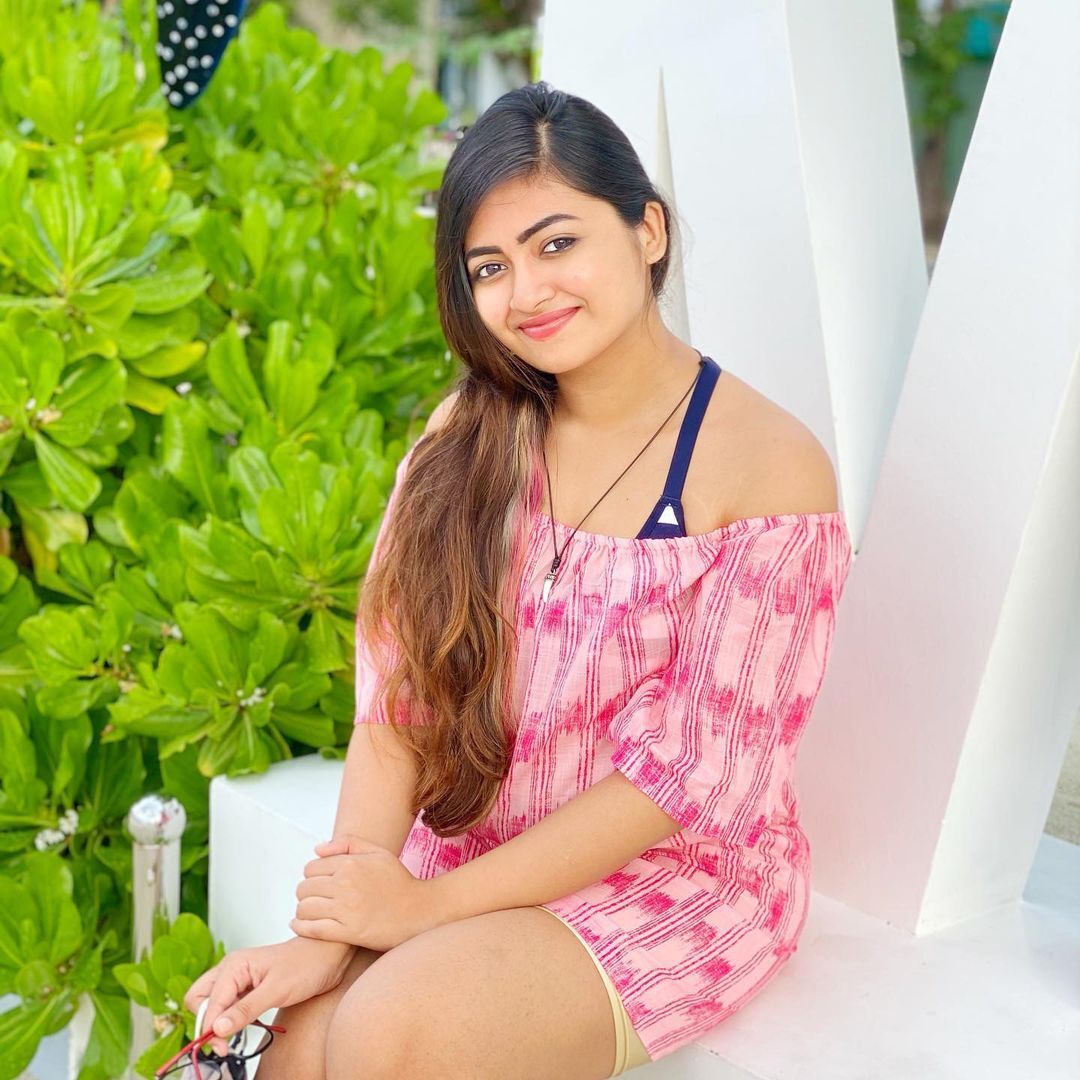 Shalin Zoya's Stunning Ensemble: A Look of Grace