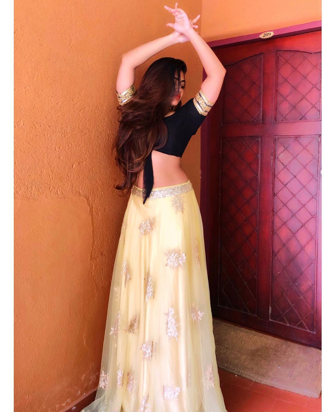 Shalin Zoya's Stunning Ensemble: A Look of Grace